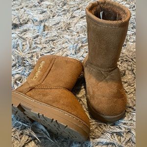 bebe Little Girls’ Boots Sherpa Lined Size 8T